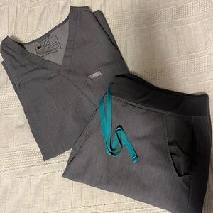 FIGS Charcoal Scrub Set with Turquoise Accent